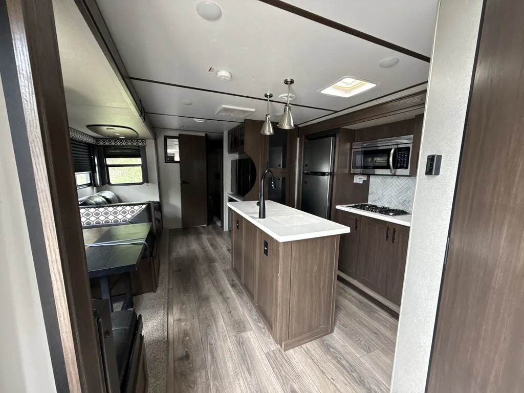 2020 Prime Time LaCrosse 3380IB, Photos photo 9