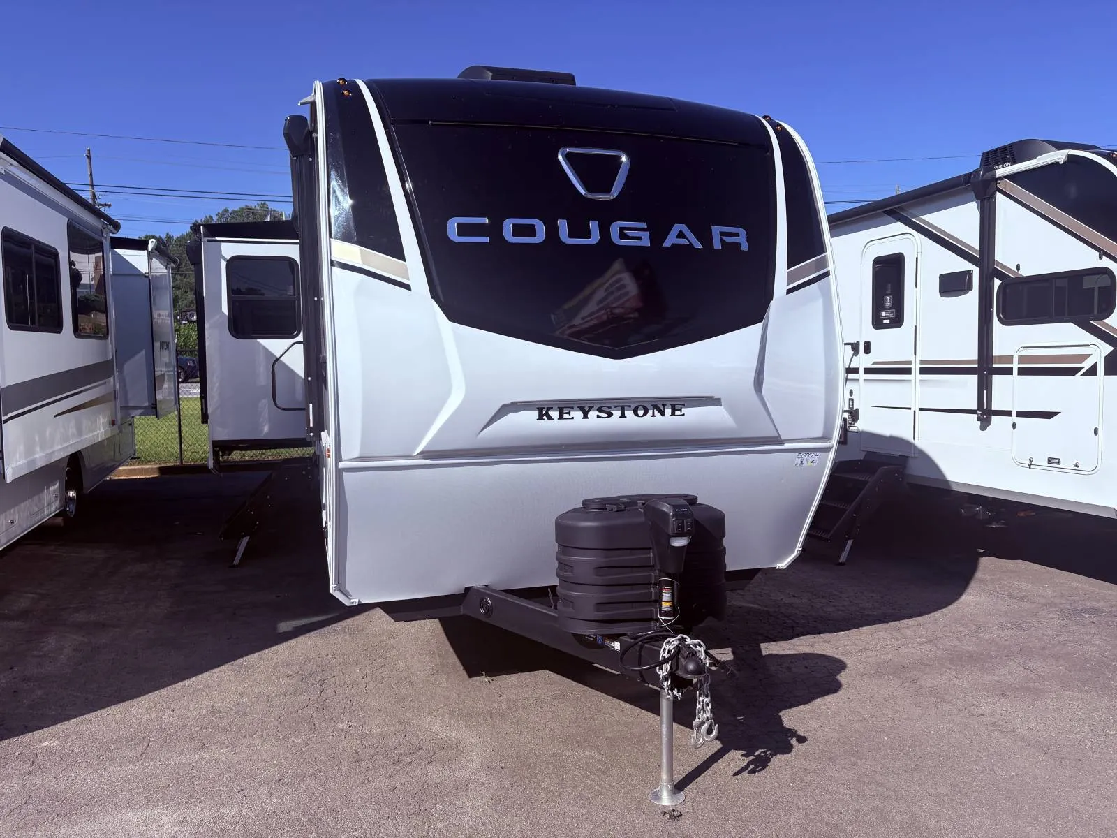 2027 Keystone COUGAR HALF-TON 29RLP - Photo 2