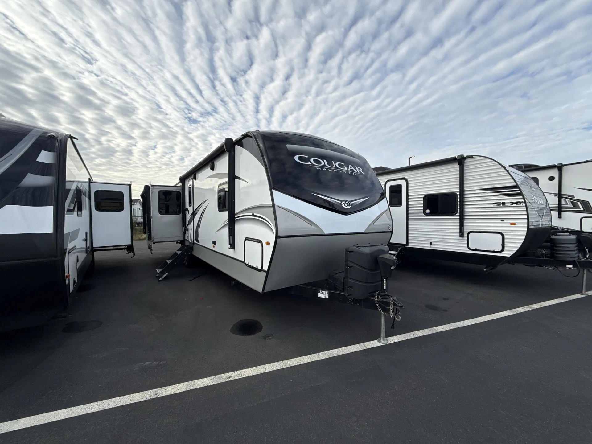 2022 Keystone Cougar Half-Ton 33RLI