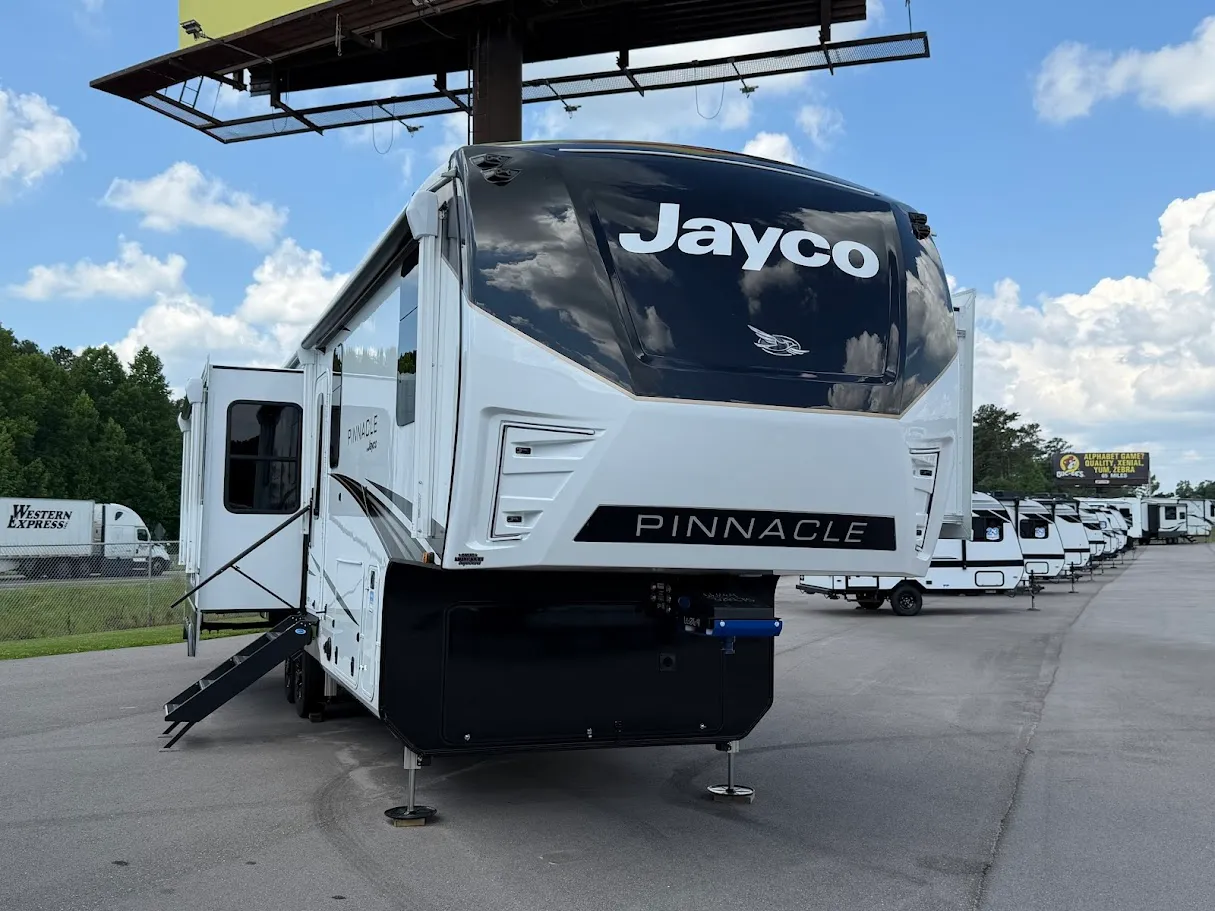 2027 Jayco Pinnacle 32RLTS - Photo 2