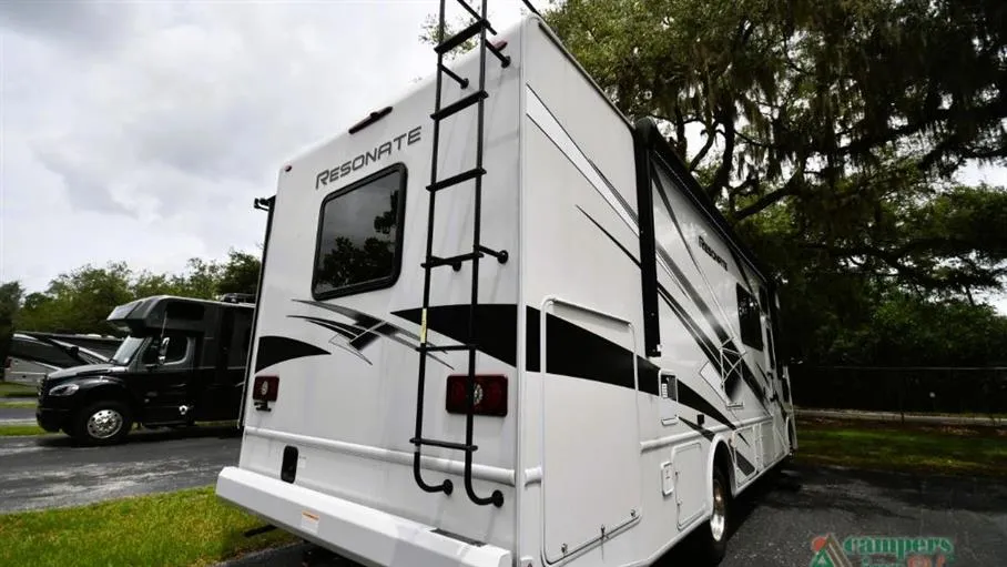 2024 Thor Motor Coach Resonate 29D - Photo 4
