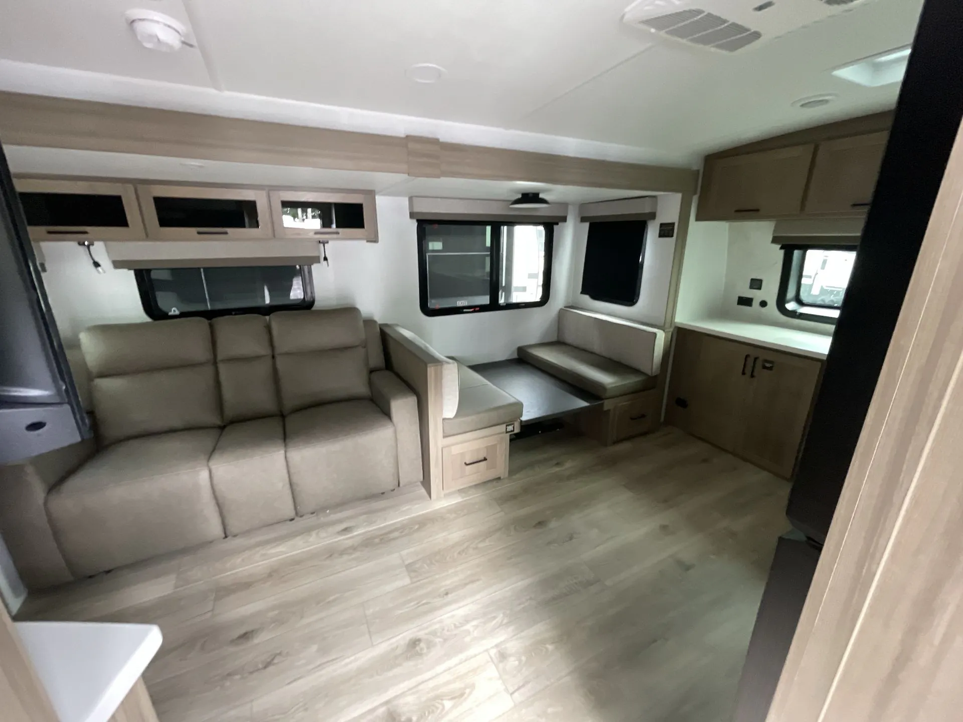 2027 Forest River Rockwood Ultra Lite 2608BS — Photo 7