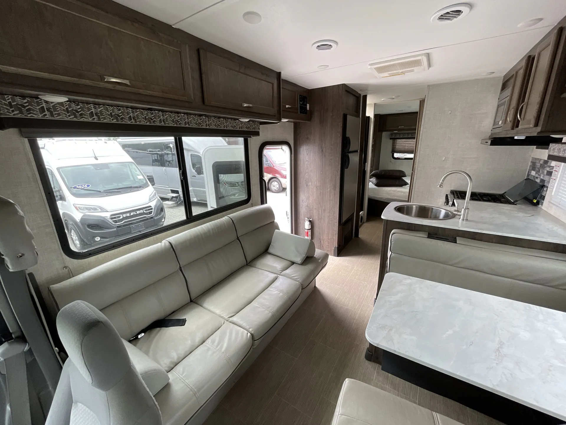 2023 Gulf Stream Conquest 6280 - Photo 4