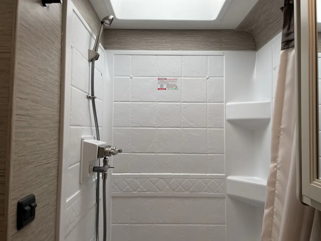 2023 Thor Motor Coach Axis 24.3, Photos photo 13