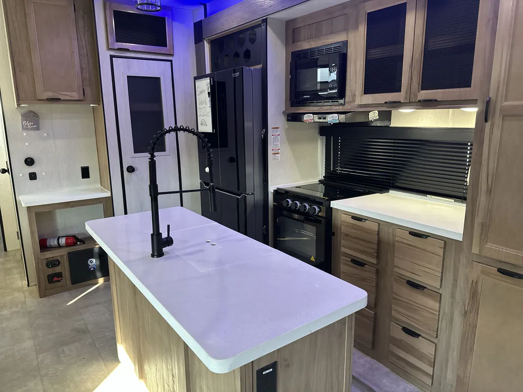 2024 Forest River Cherokee Timberwolf 39NA, Photos photo 9