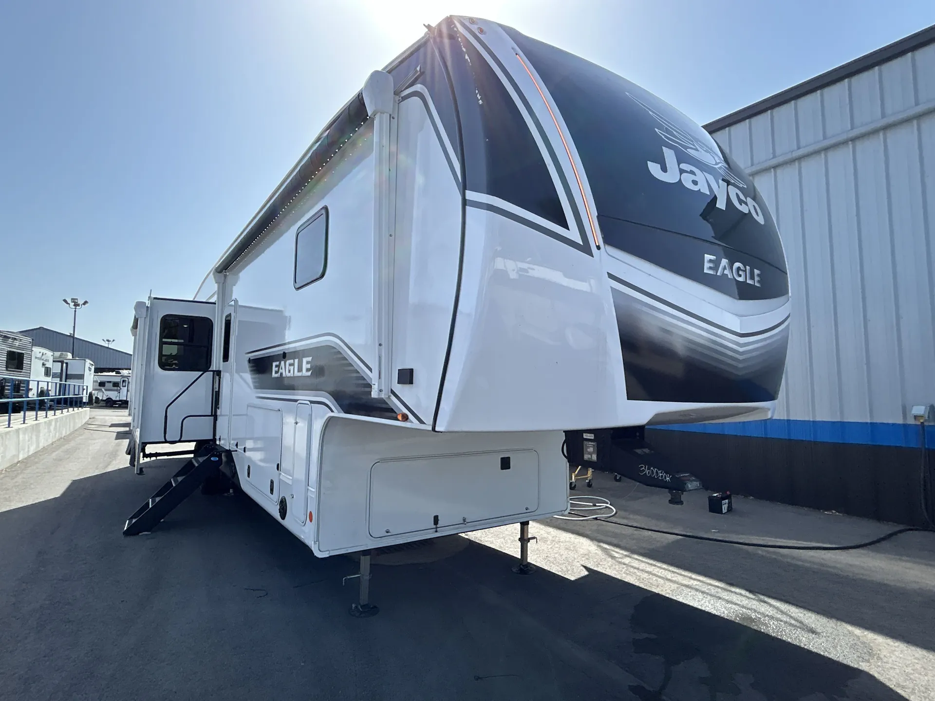2026 Jayco Eagle 360DBOK - Photo 2