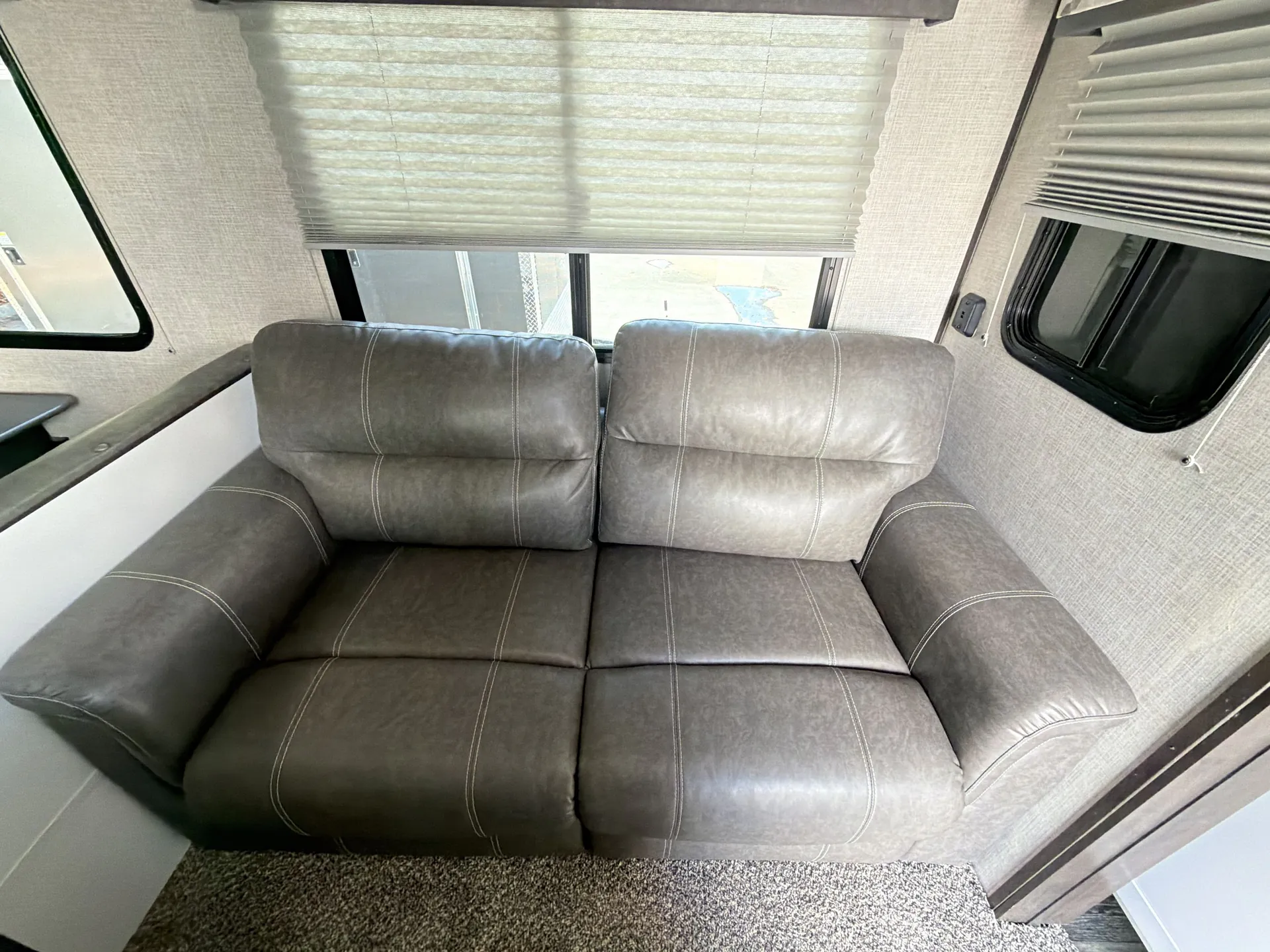2021 Keystone Bullet 273BHS — living area main