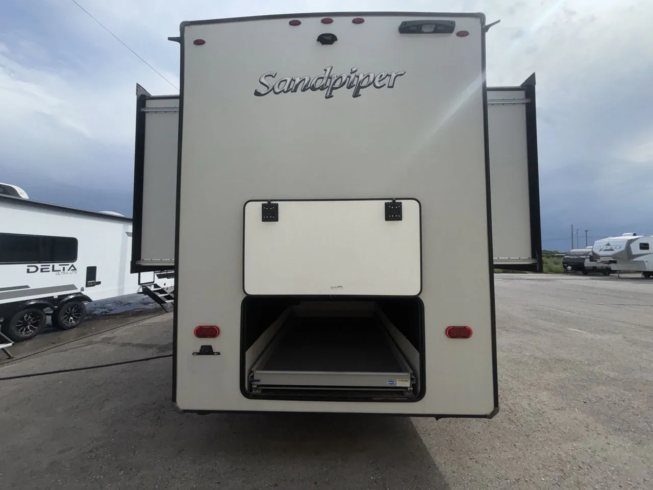2023 Forest River Sandpiper Luxury 388BHRD - Photo 4