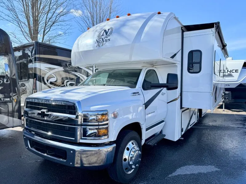 2024 Nexus Verrado 28S - Photo 3