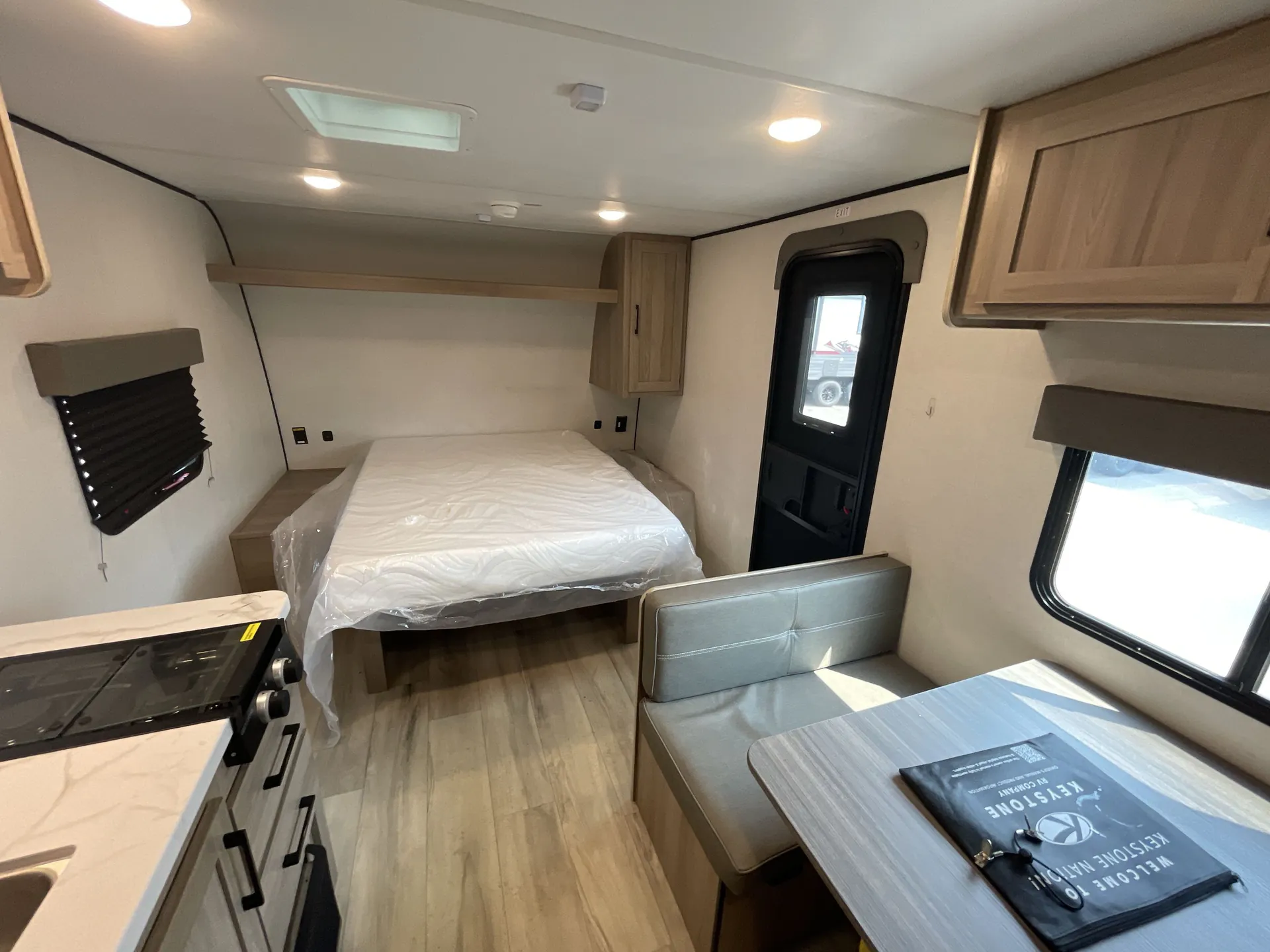 2025 Keystone Coleman Light 17RX — living area main
