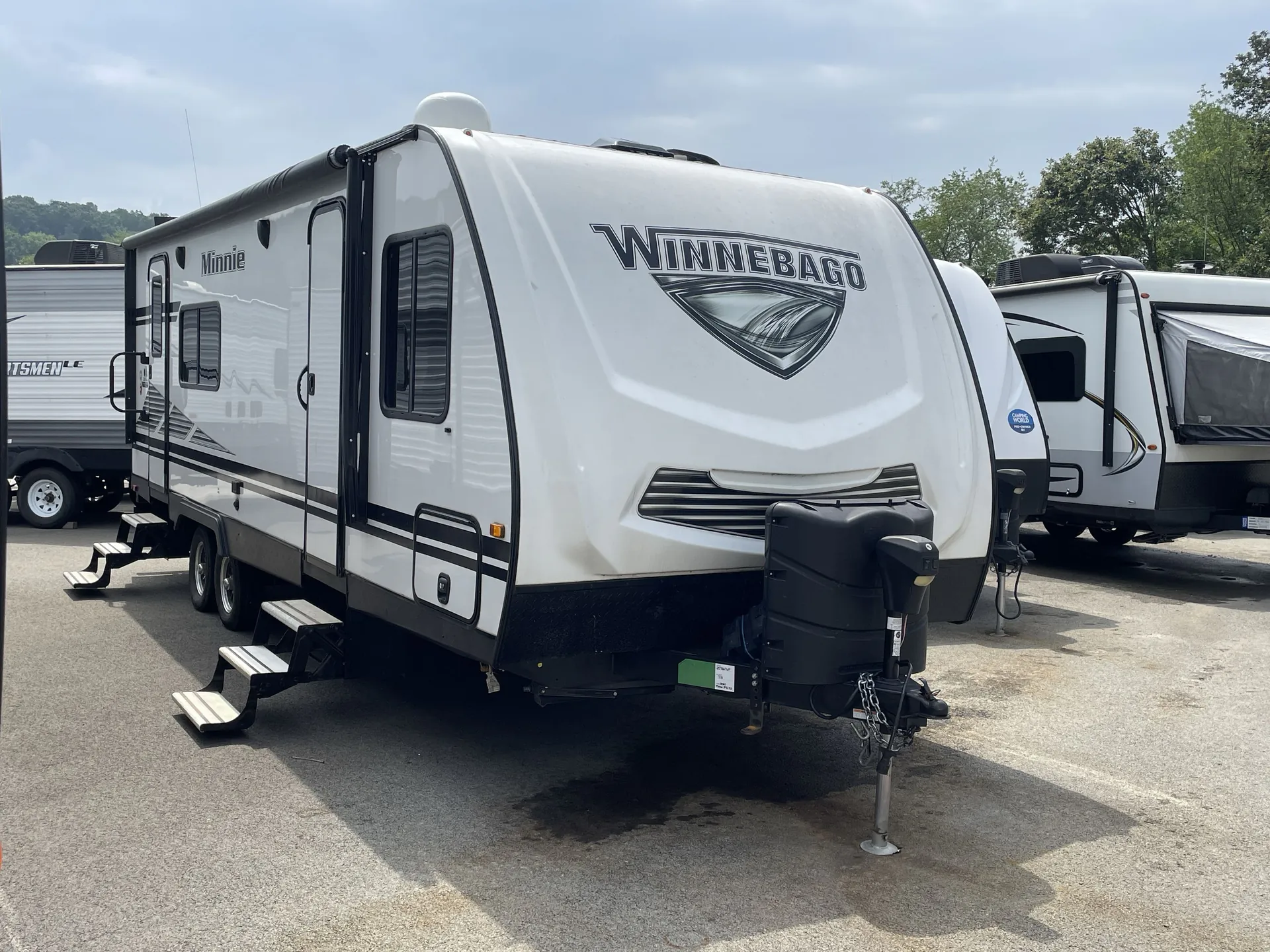 2020 Winnebago Minnie 2401RG - Photo 2