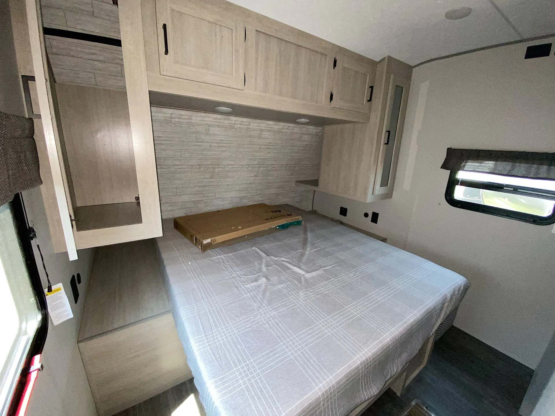 2026 Forest River Aurora 29TQS — Photo 7