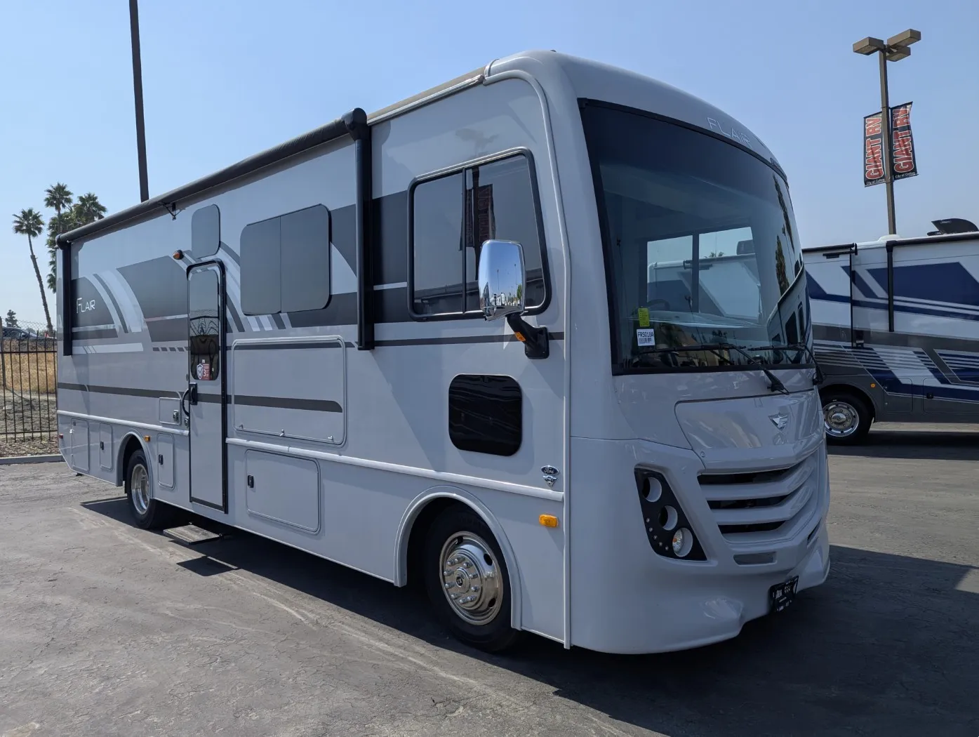 2025 Fleetwood Flair 28A - Photo 2
