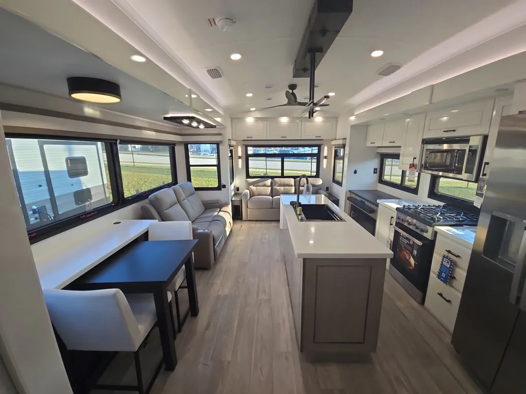 2027 Jayco Pinnacle 36FBTS, Photos photo 8