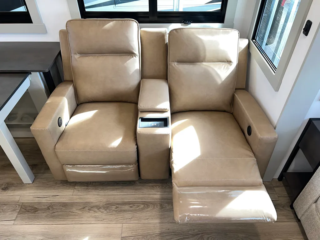 2026 Brinkley Model Z 3600, Photos photo 7
