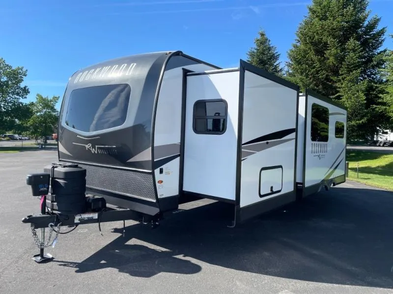 2025 Forest River Rockwood Ultra Lite 2614BS - Photo 3