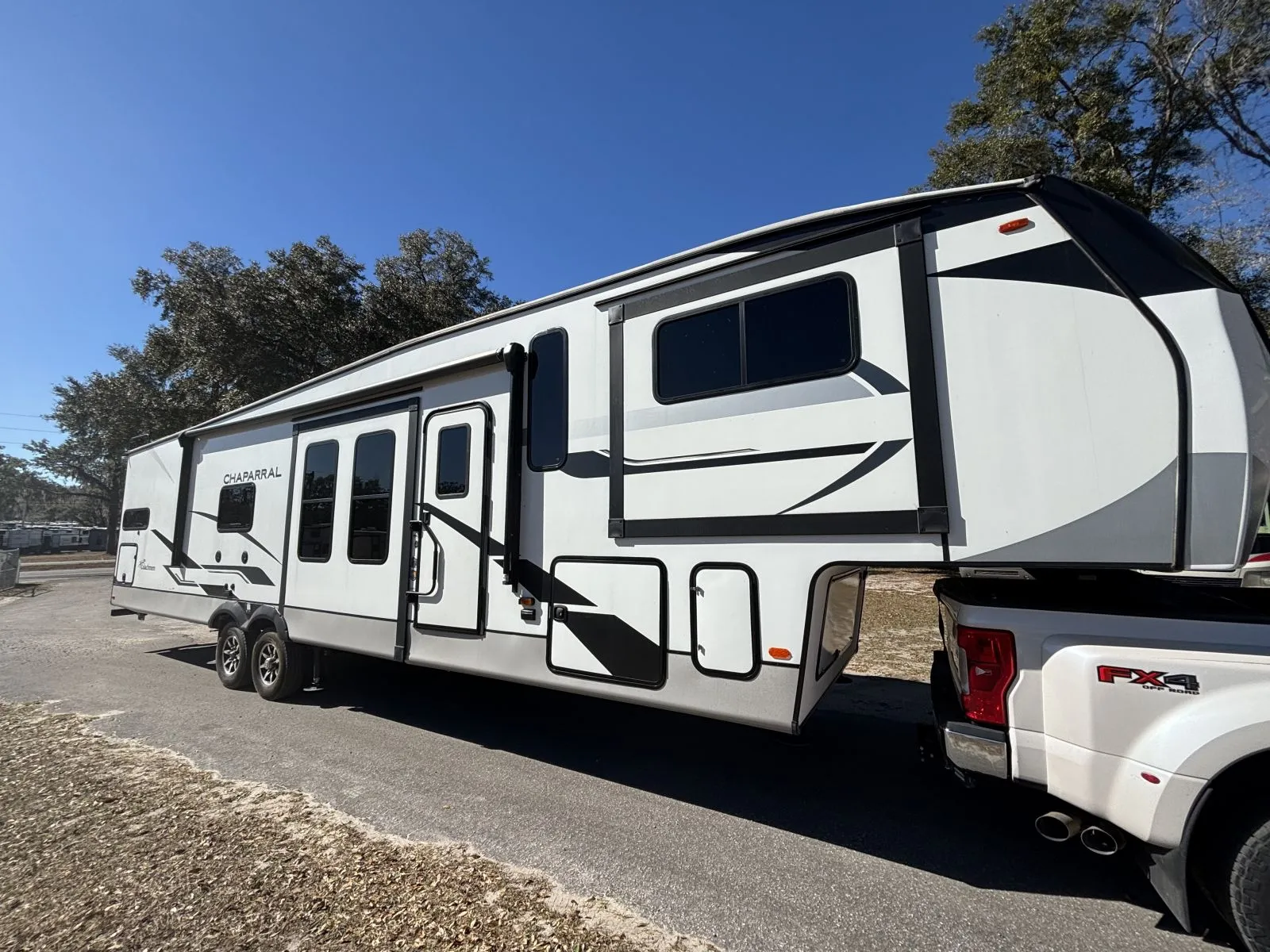 2023 Coachmen Chaparral 334FL - Photo 2