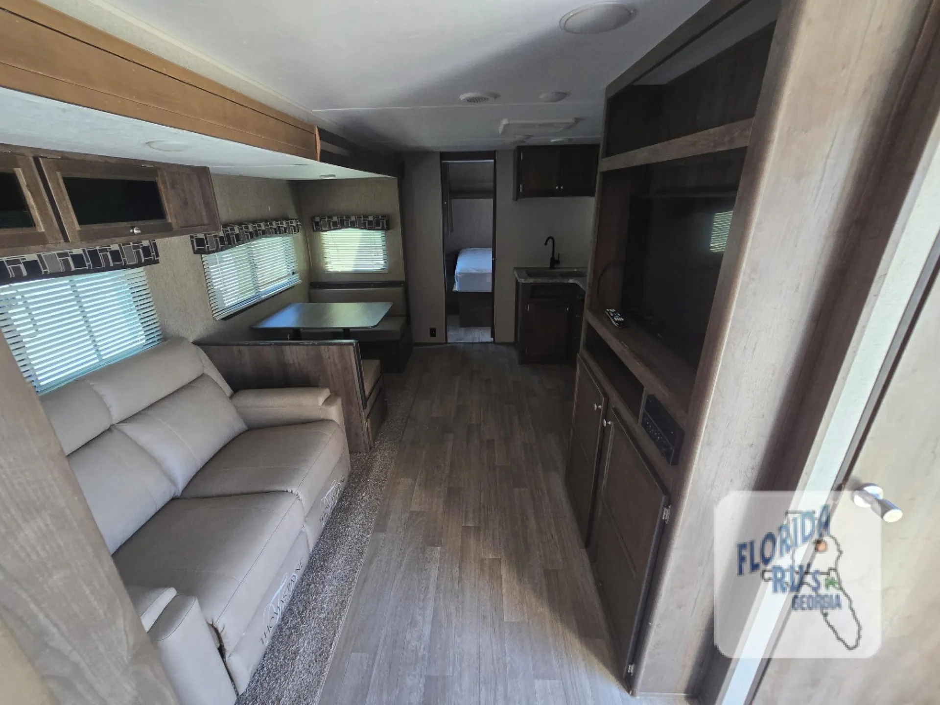 2018 Dutchmen Coleman Lantern 285BH - Photo 3