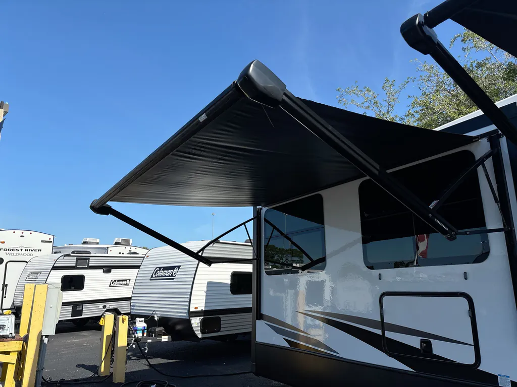 2022 Forest River Cardinal Luxury 380RLX, Photos photo 31