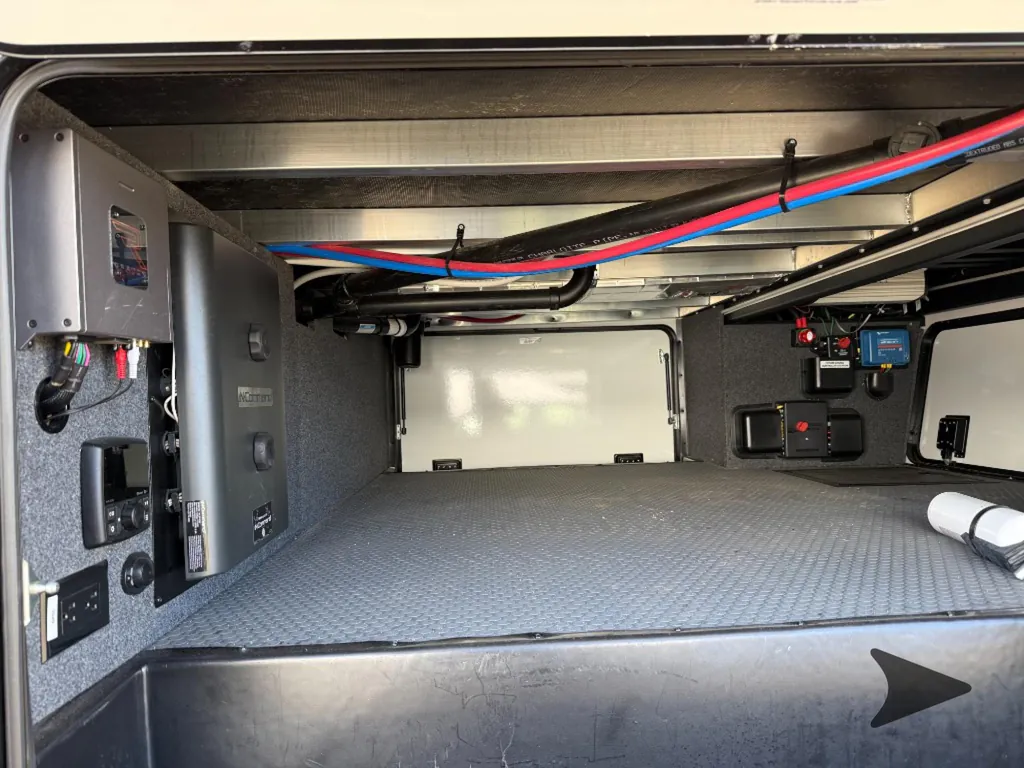 2025 Keystone Raptor 433, Photos photo 14