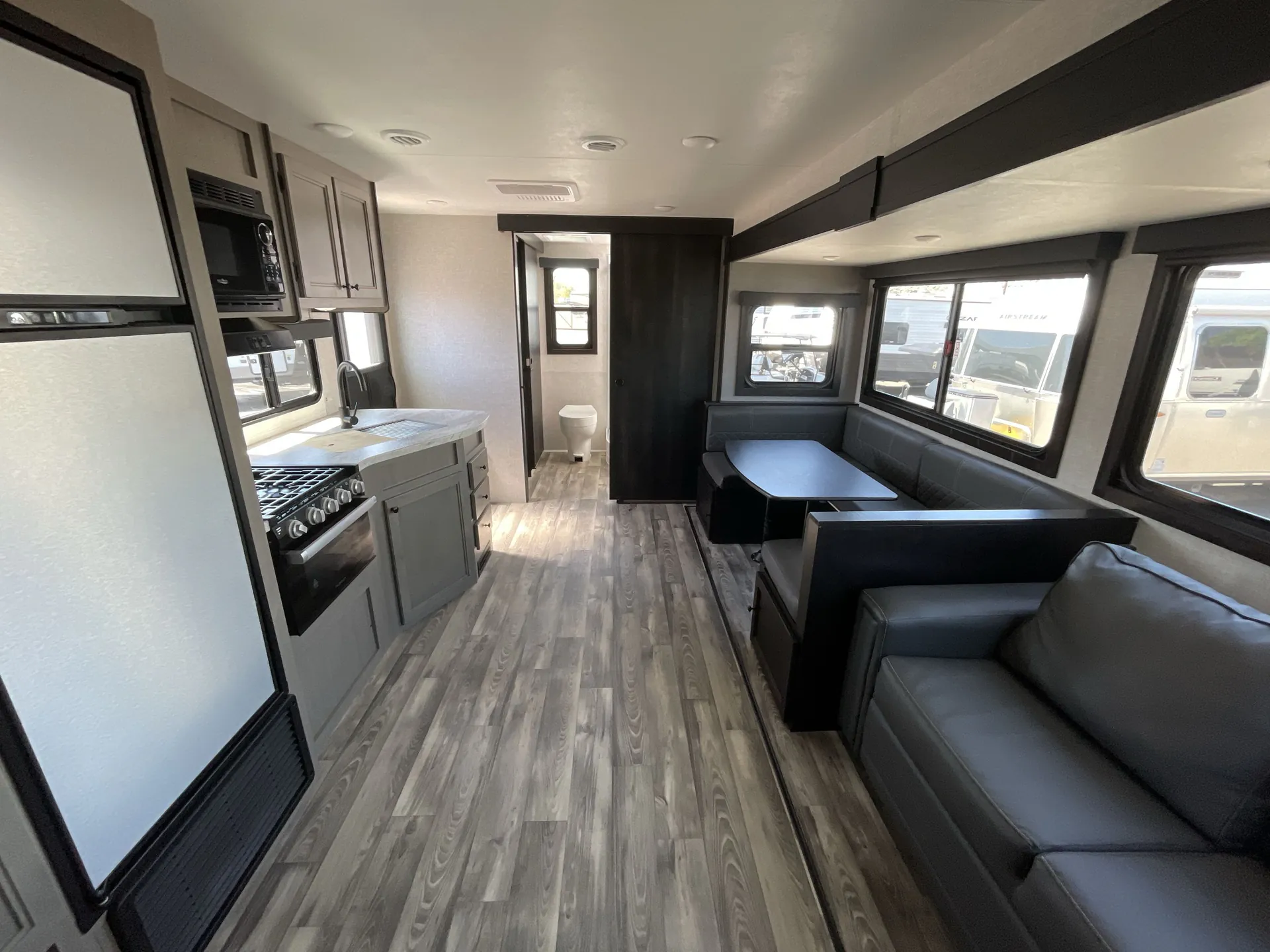 2023 Starcraft Super Lite 252RB — living area main