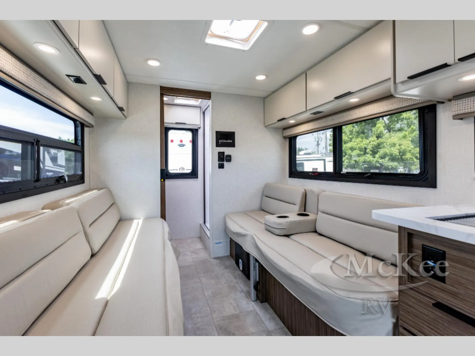 2027 Thor Motor Coach Quantum LX19 - Photo 3