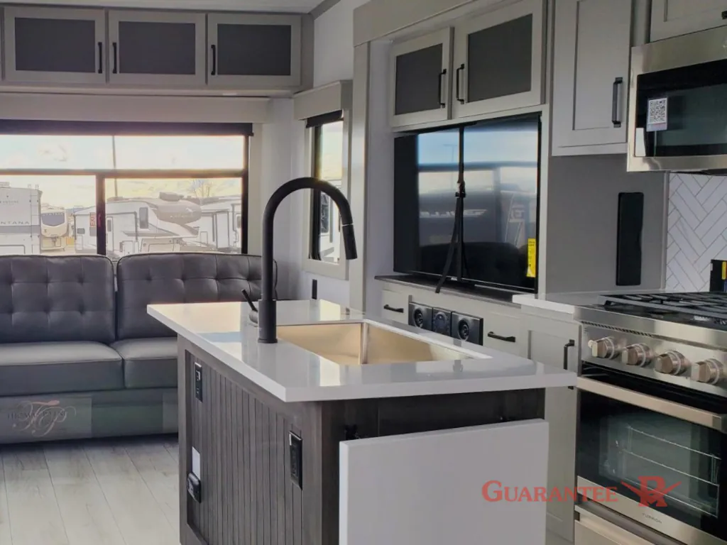 2026 Keystone Montana High Country 385BR, Photos photo 11