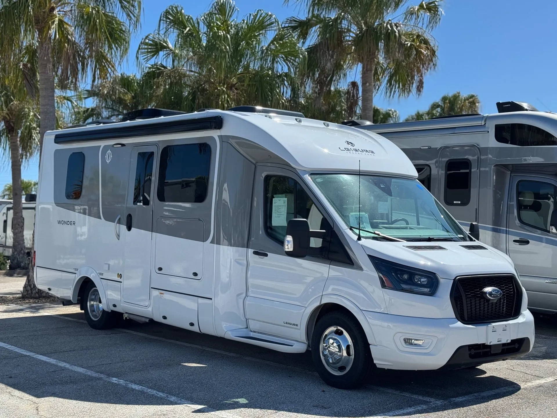 2026 Leisure Travel Vans Wonder 24MBL - Main photo