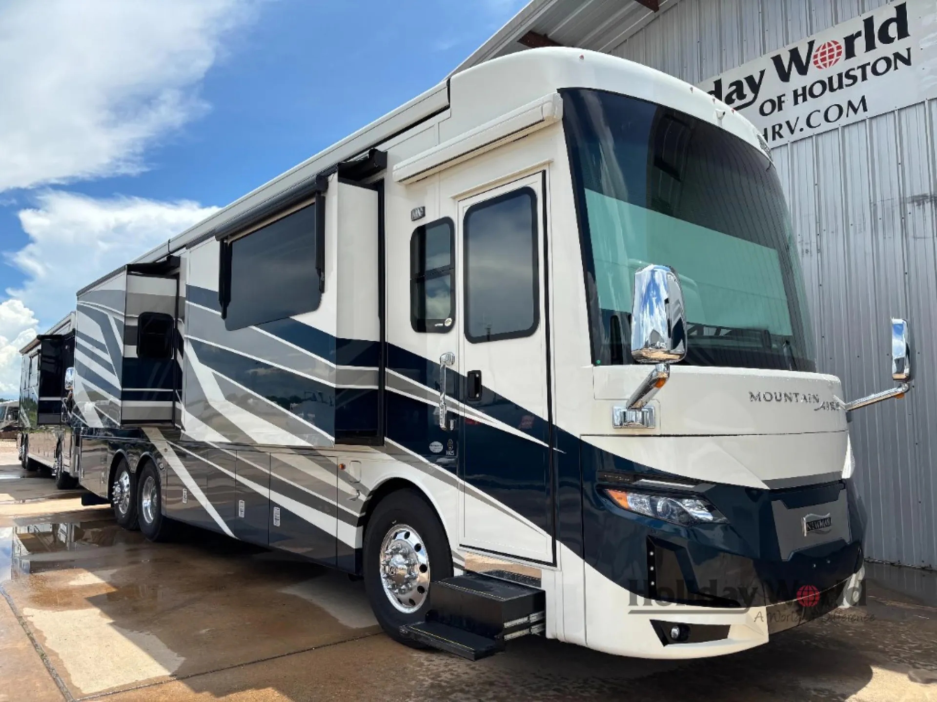 2026 Newmar Mountain Aire 3825 - Photo 2