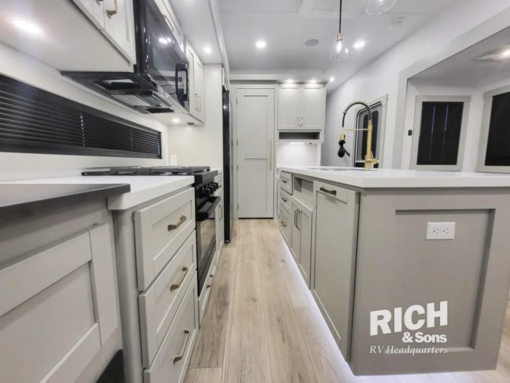 2026 Brinkley Model Z 3600, Photos photo 24