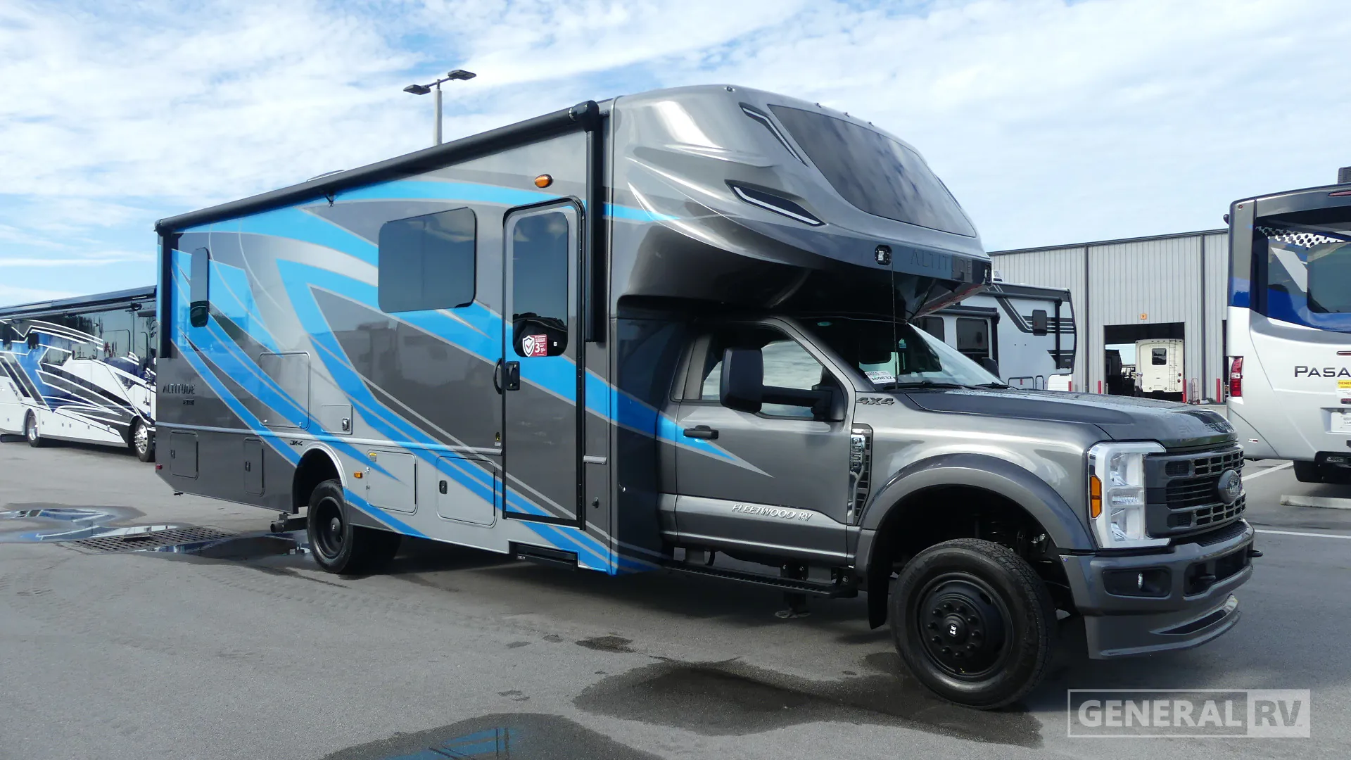 2027 Fleetwood Altitude FS550 32AW - Photo 2