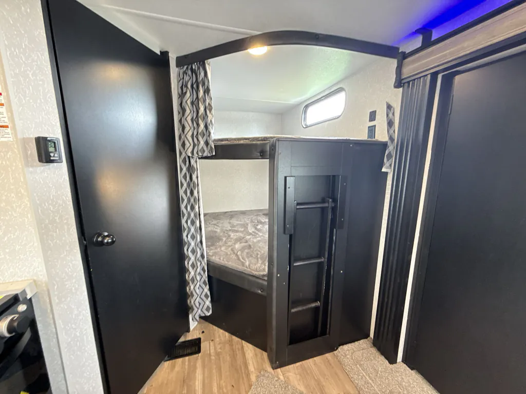 2022 Forest River Cherokee 274BRB, Photos photo 25