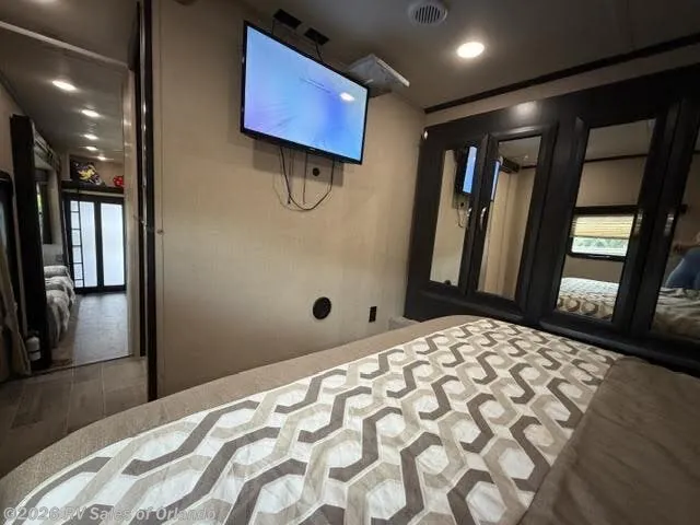2018 Dutchmen Voltage Triton 3551, Photos photo 5