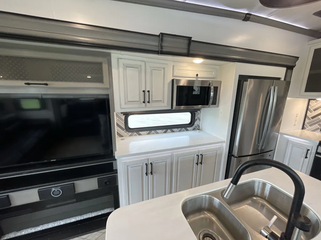 2022 Keystone Montana 3231CK, Photos photo 13