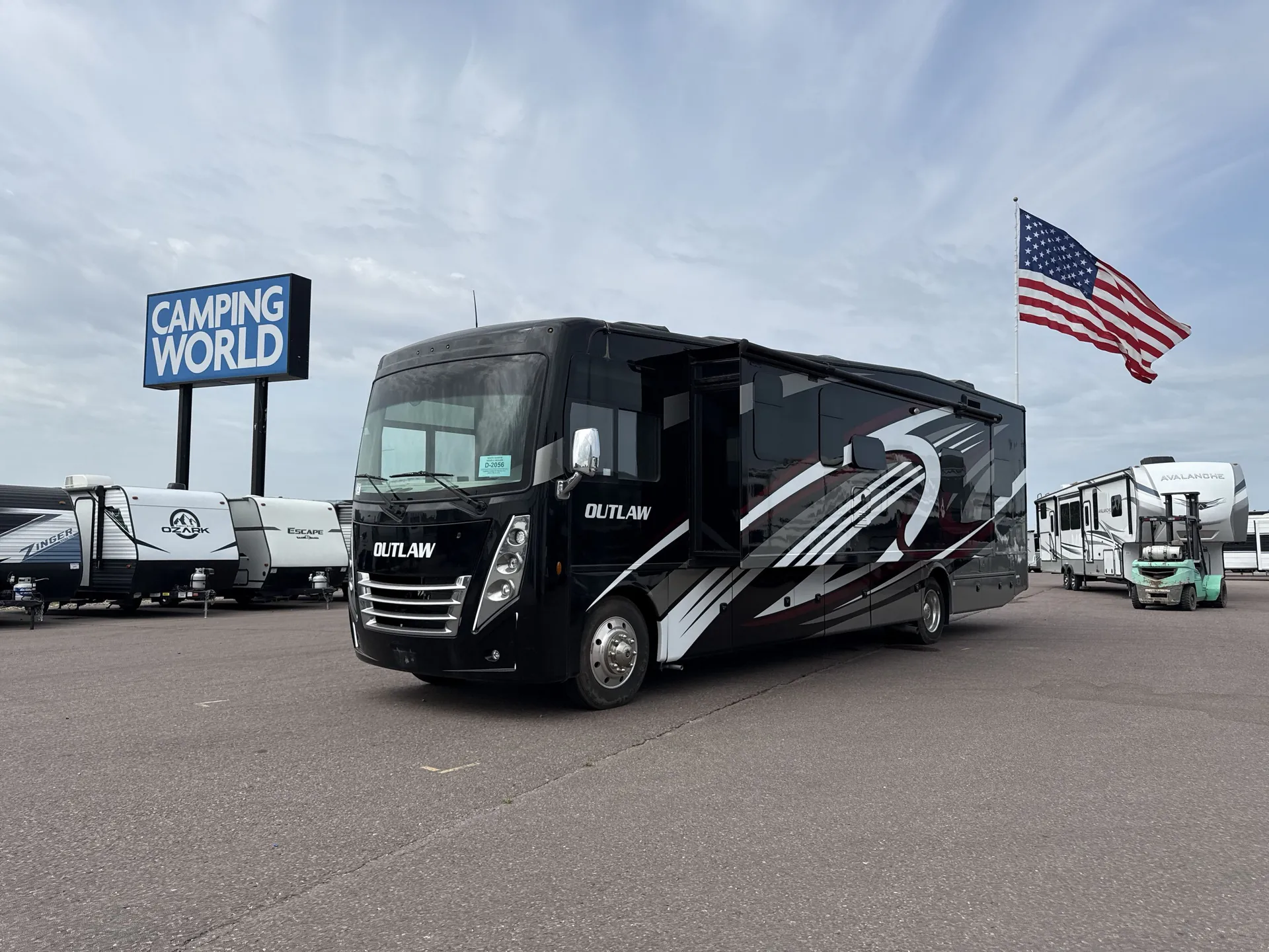 2023 Thor Motor Coach Outlaw 38MB - Photo 2