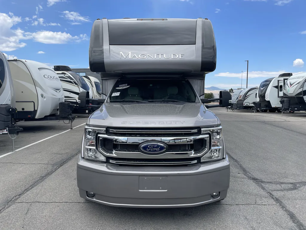 2022 Thor Motor Coach Magnitude RS36, Photos photo 4