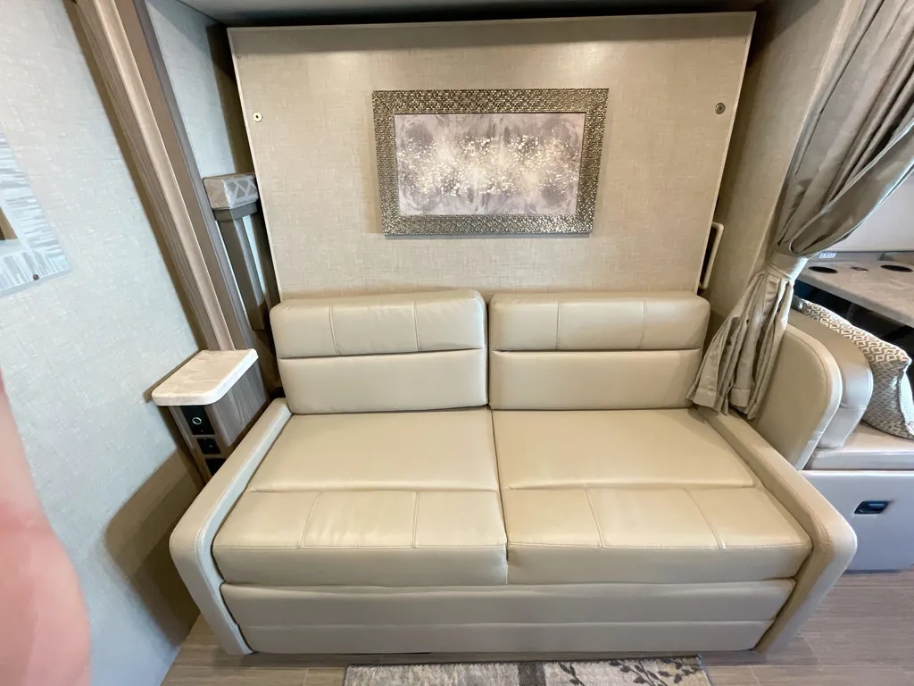 2023 Thor Motor Coach Tiburon 24FB, Photos photo 3