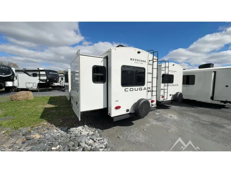 2026 Keystone Cougar Half-Ton 25FKD - Photo 4