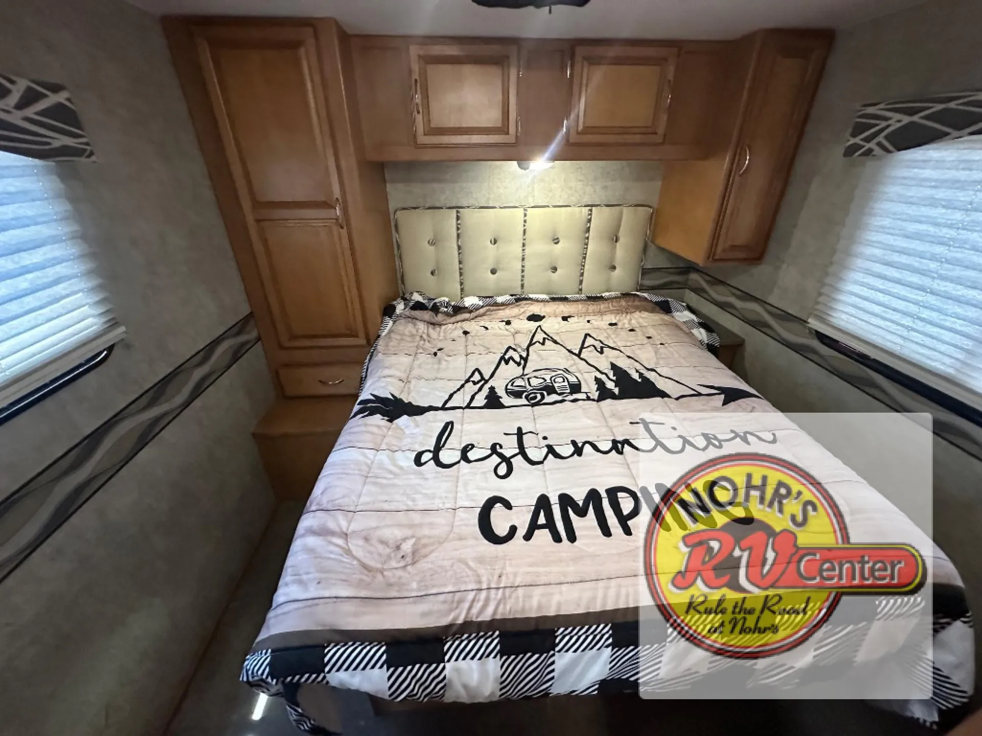 2015 Winnebago Minnie Winnie 31K - Photo 3