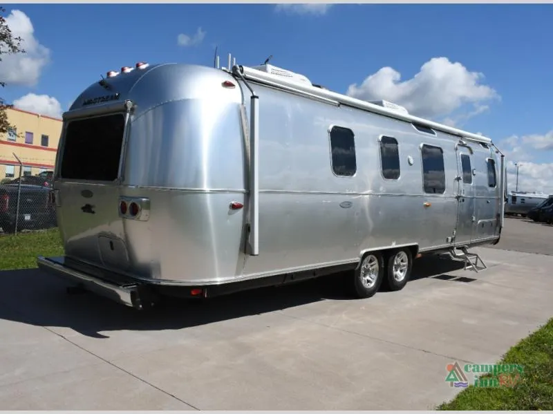 2019 Airstream Classic 33FB - Photo 4