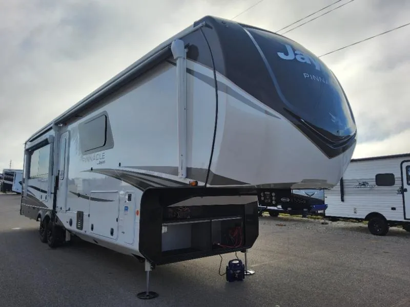 2026 Jayco Pinnacle 36FBTS - Photo 2