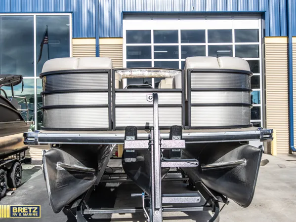 2017 Sweetwater Premium 2355R - Photo 3