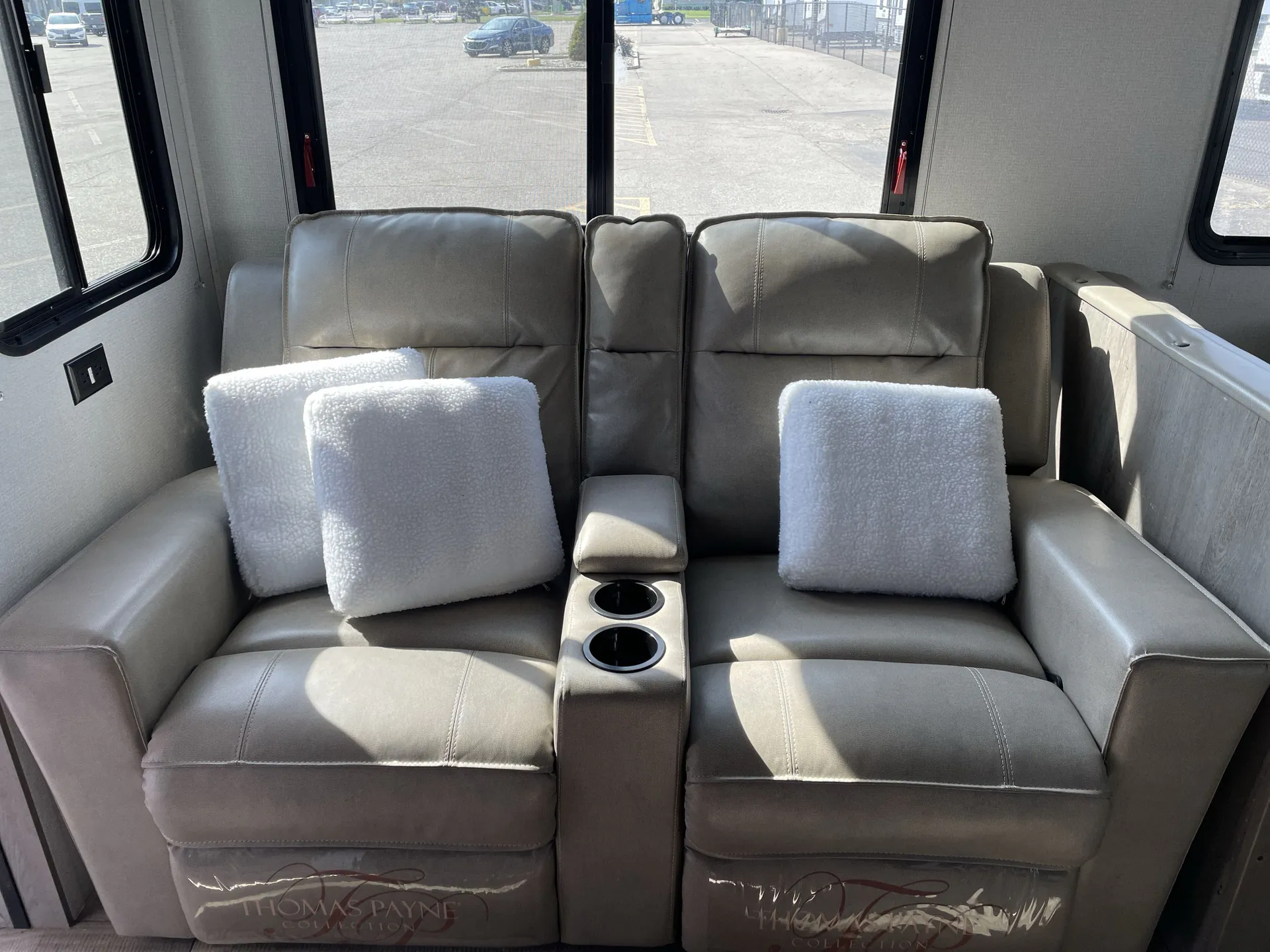 2021 Keystone Outback Ultra-Lite 260UML — living area main