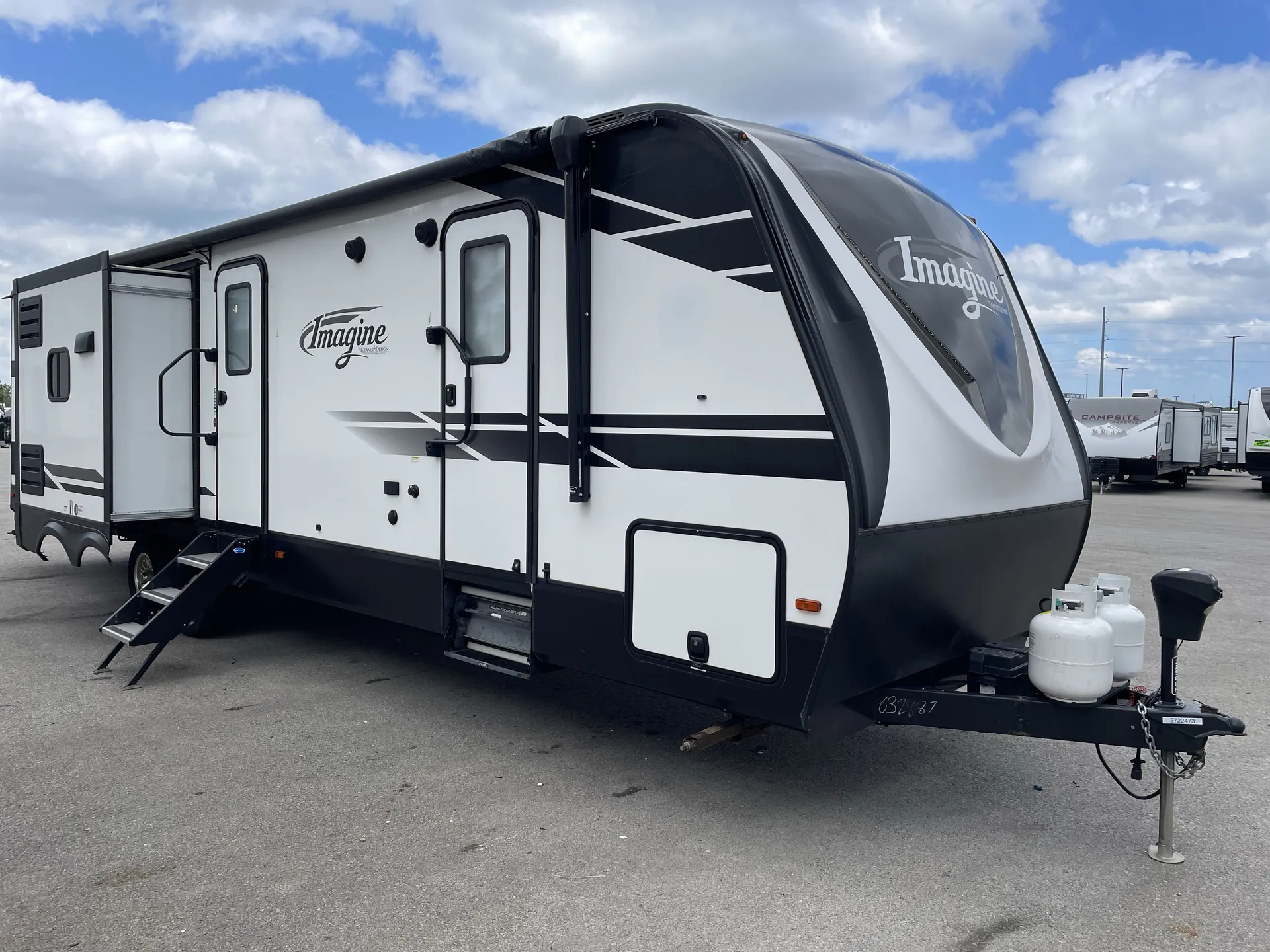 2021 Grand Design Imagine 3250BH - Photo 2