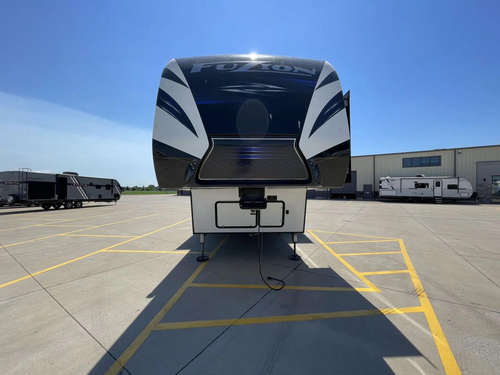 2019 Keystone Fuzion 427 - Photo 3