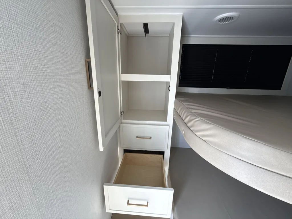 2026 Brinkley Model I 294, Photos photo 15