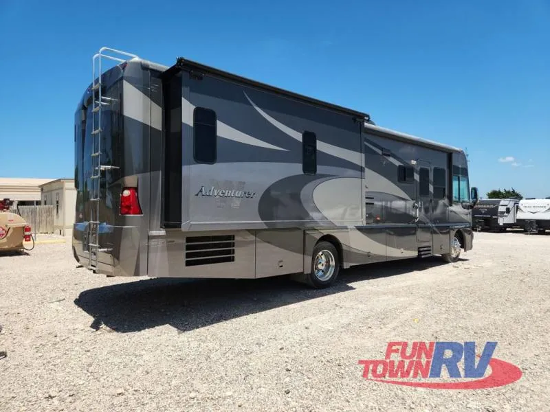 2008 Winnebago Adventurer 35L - Photo 4