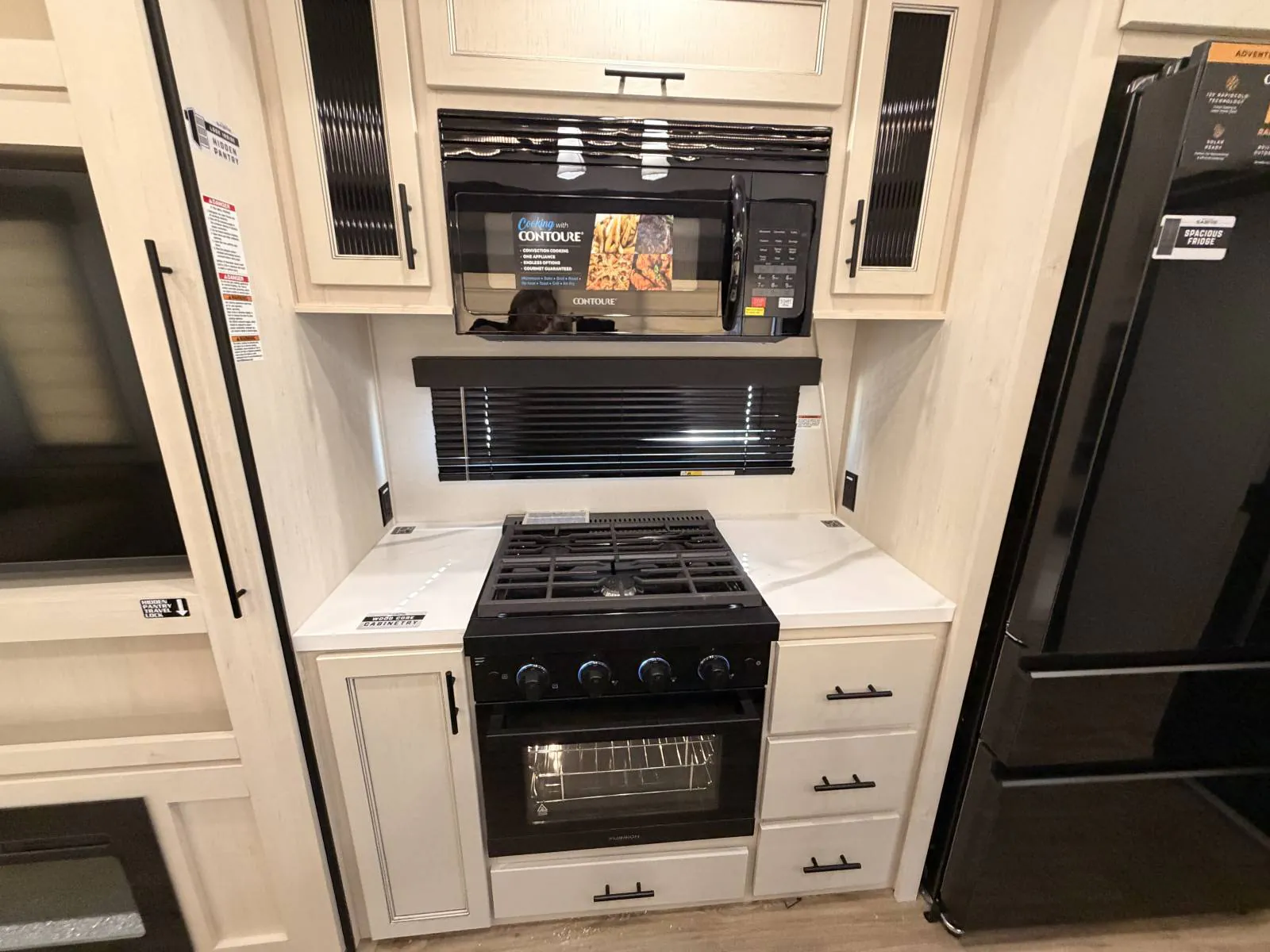 2027 Forest River Sabre 36FLX — Photo 7