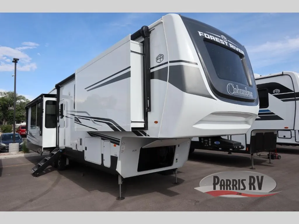 2025 Palomino Columbus 379MBL - Photo 2