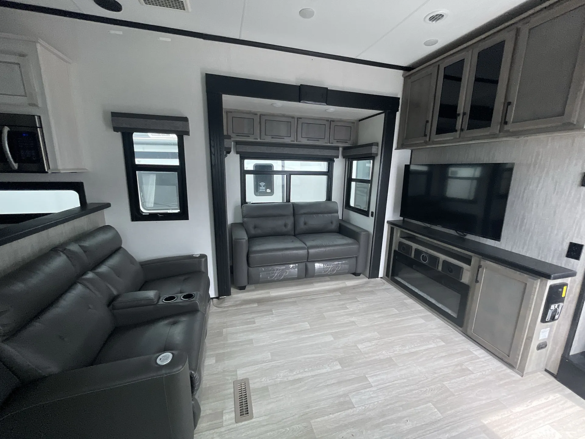 2023 K-Z Venom 4113TK — living area main